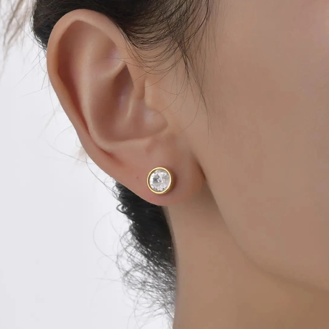 Solitaire studs