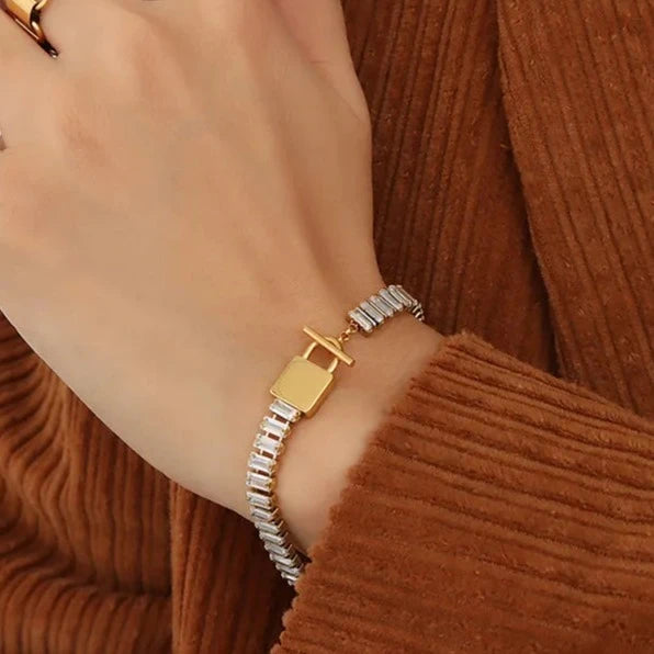 Iced Toggle bracelet