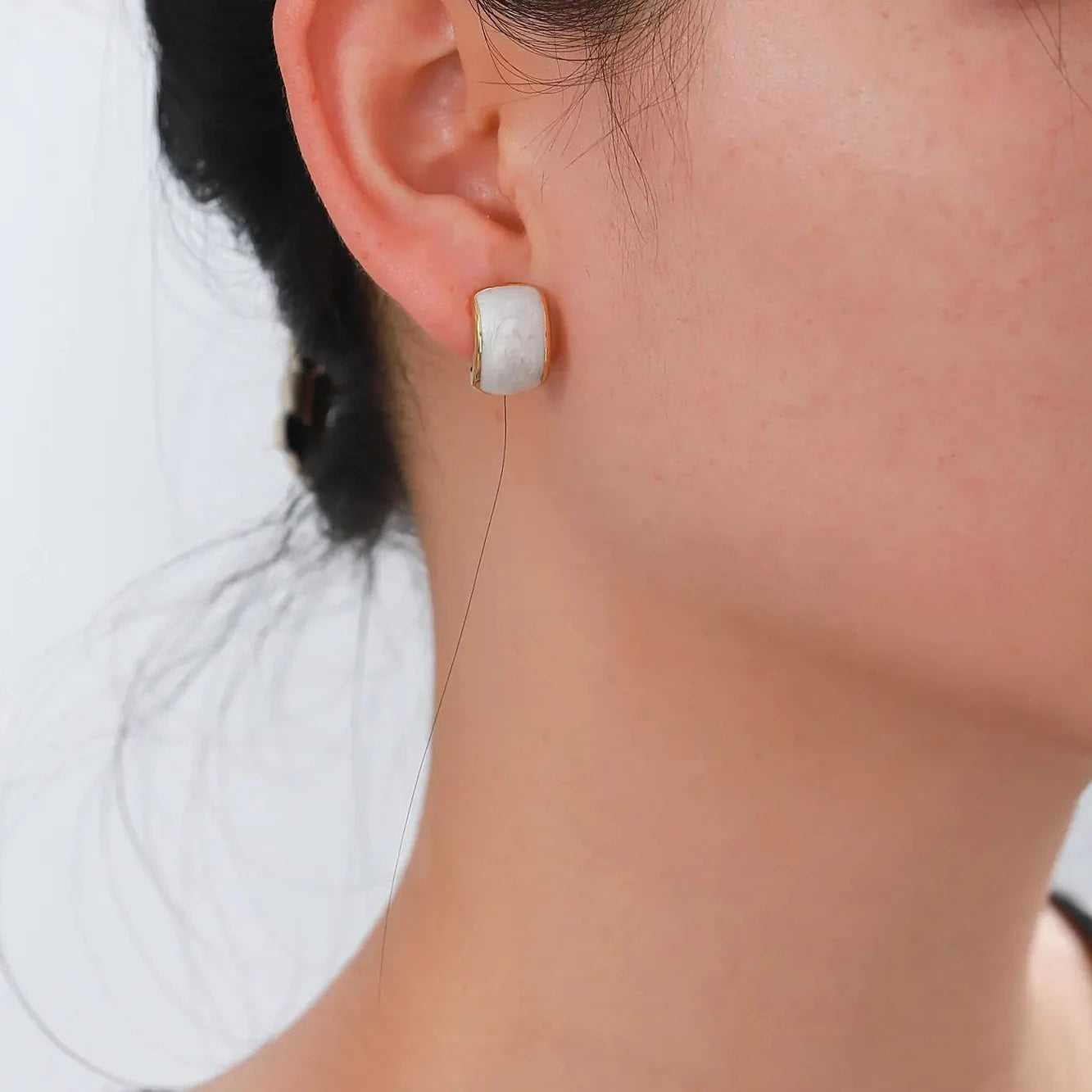 Pearlescent studs