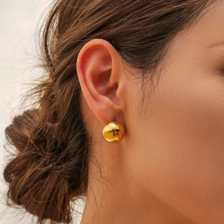 Sphere studs