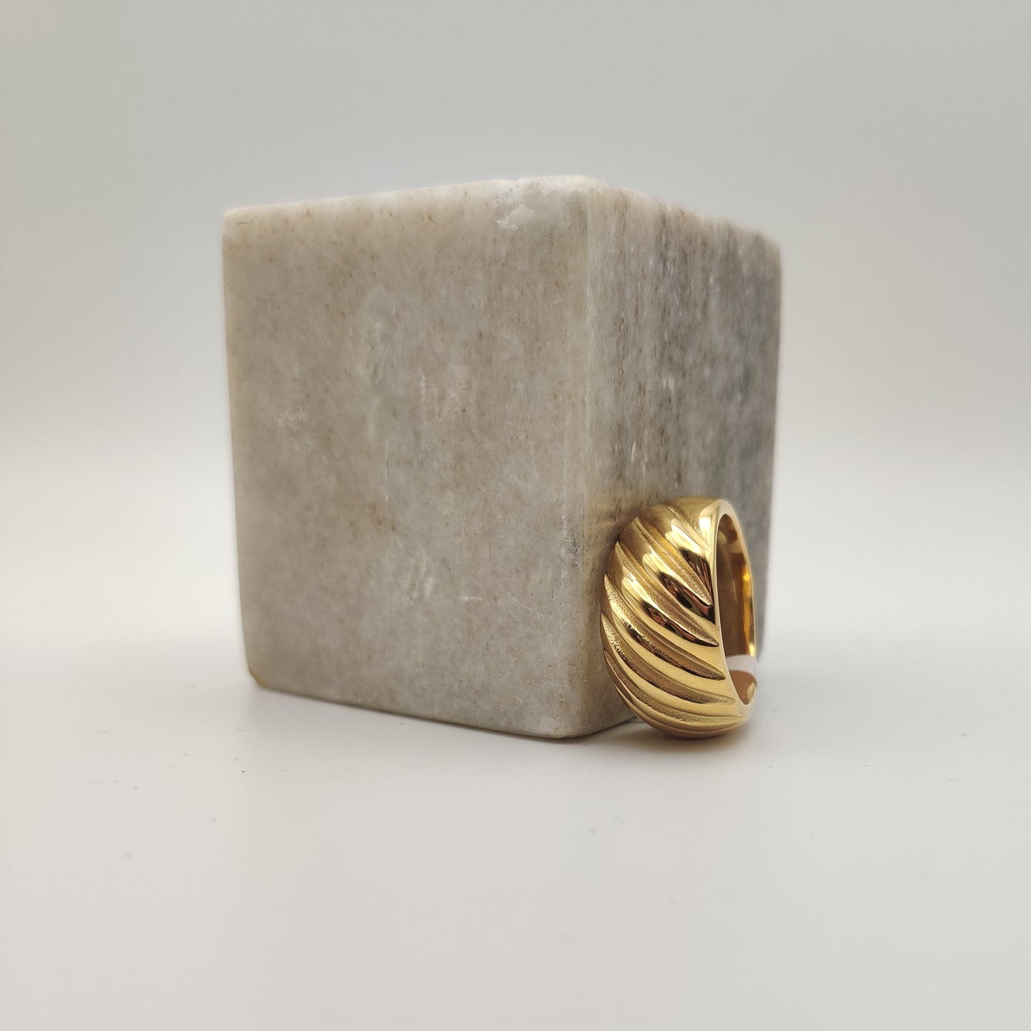 Ribbed Dome ring