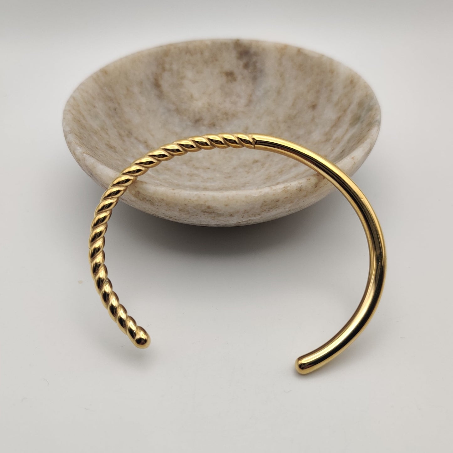 Levie bangle