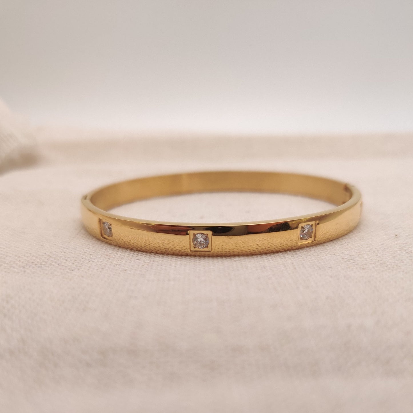 Dazzling Dots bangle