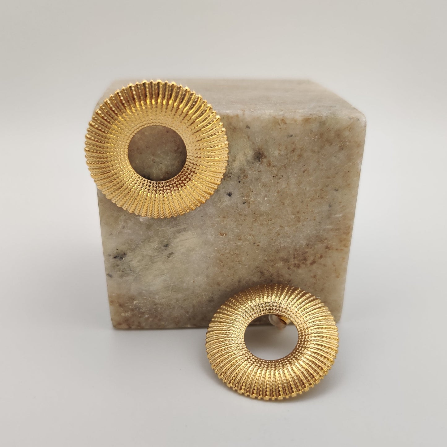 Textured Disc studs