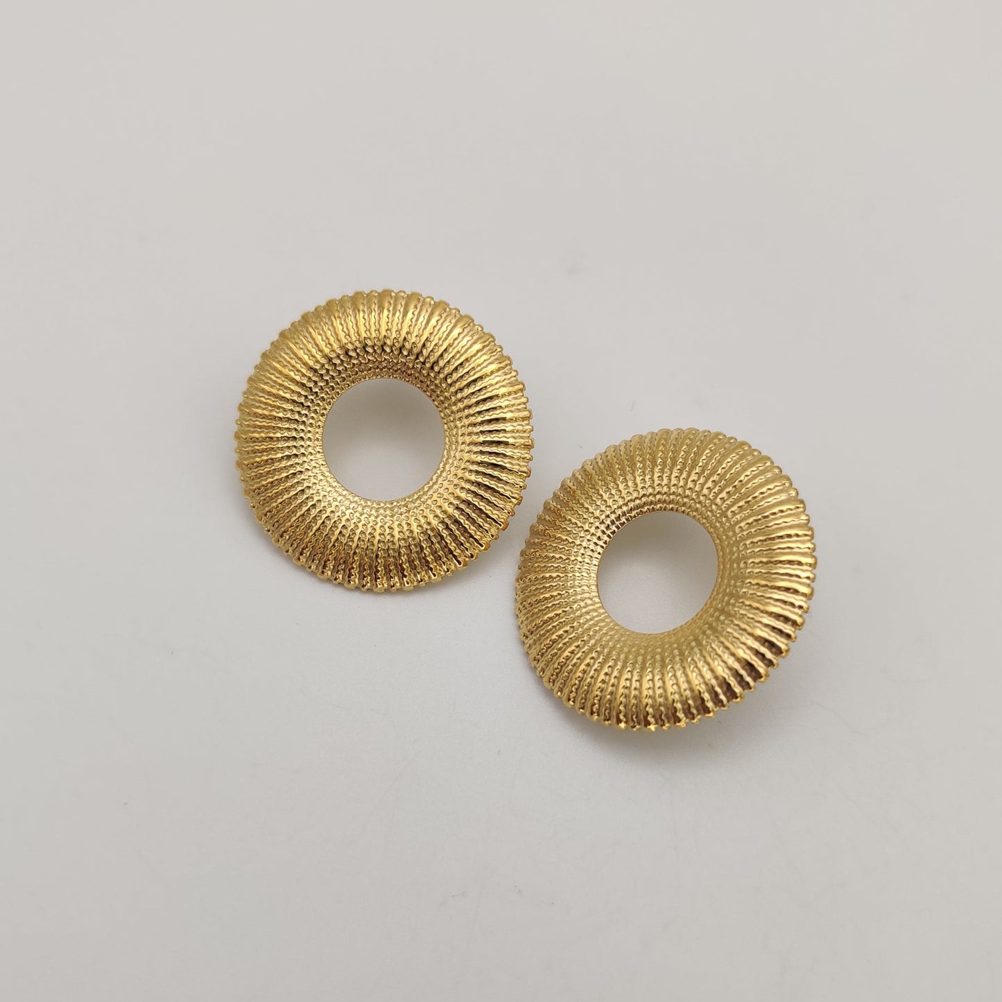 Textured Disc studs