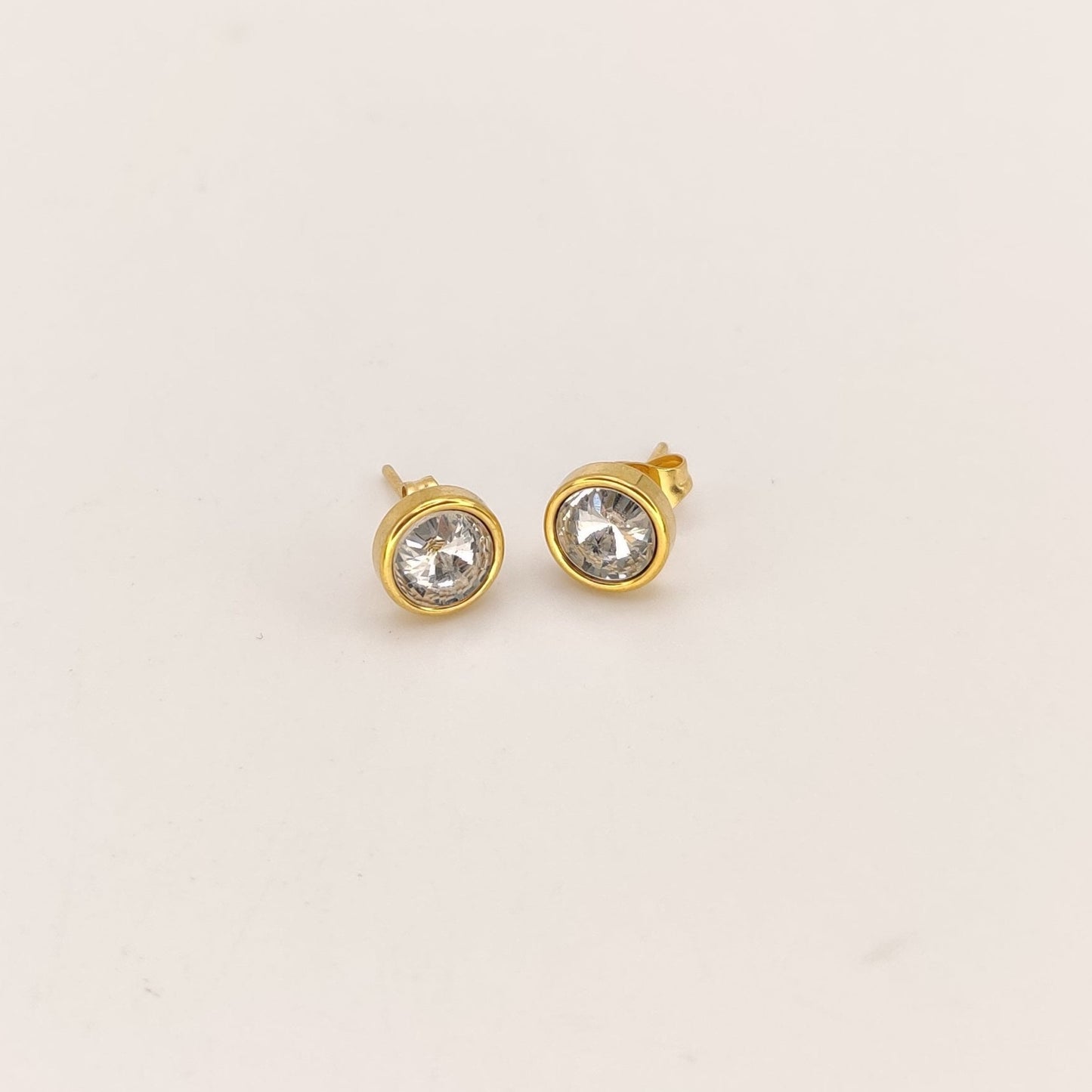Solitaire studs
