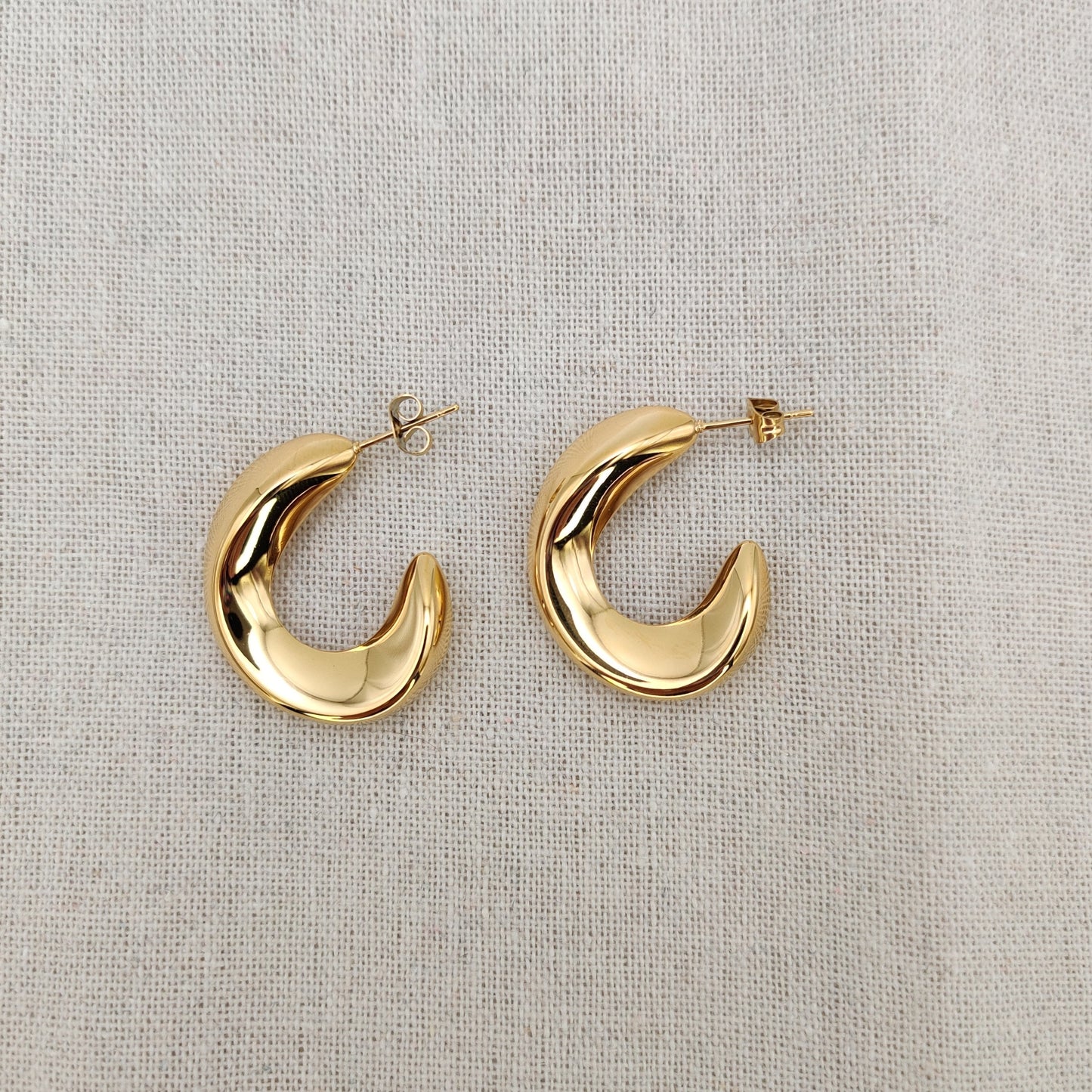 Angled hoops