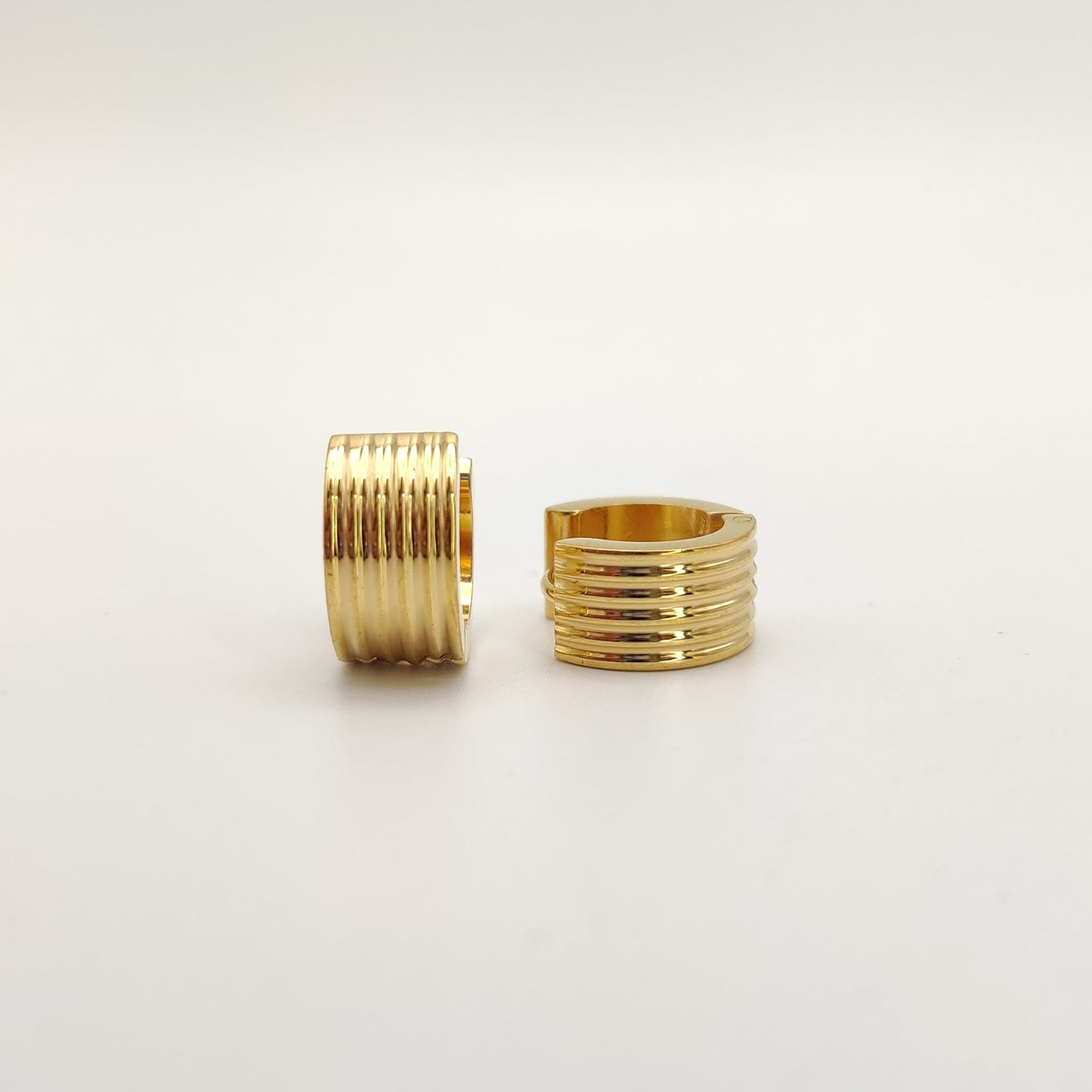 Coiled Clasp huggies