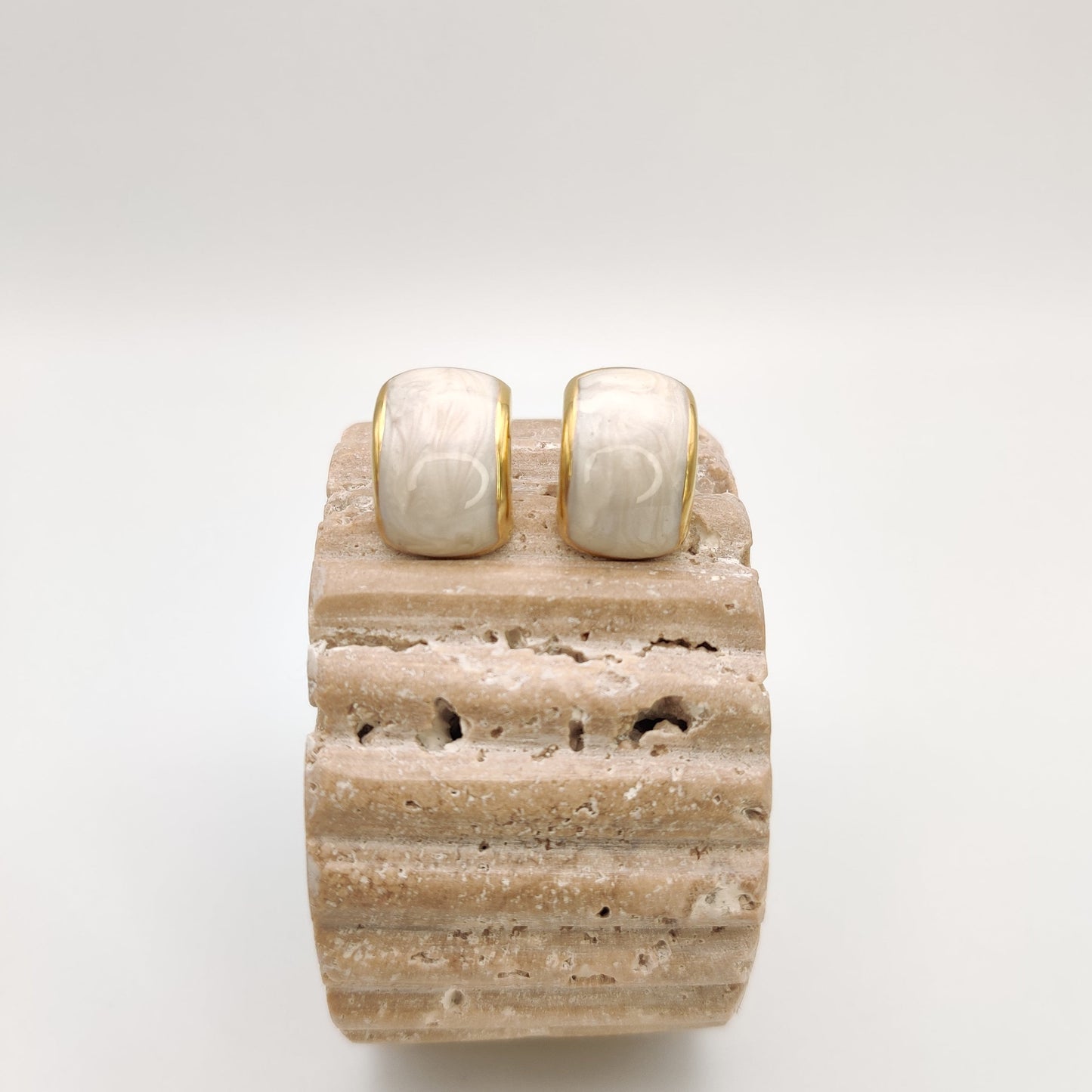 Pearlescent studs
