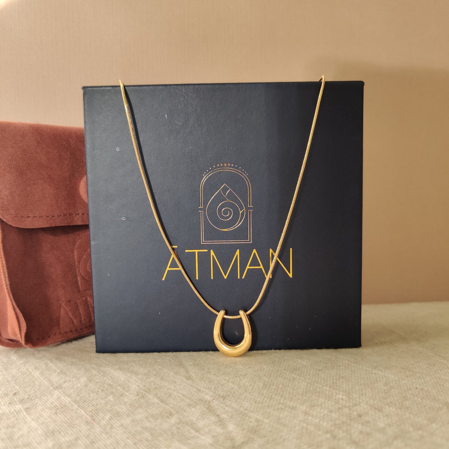 Horseshoe necklace
