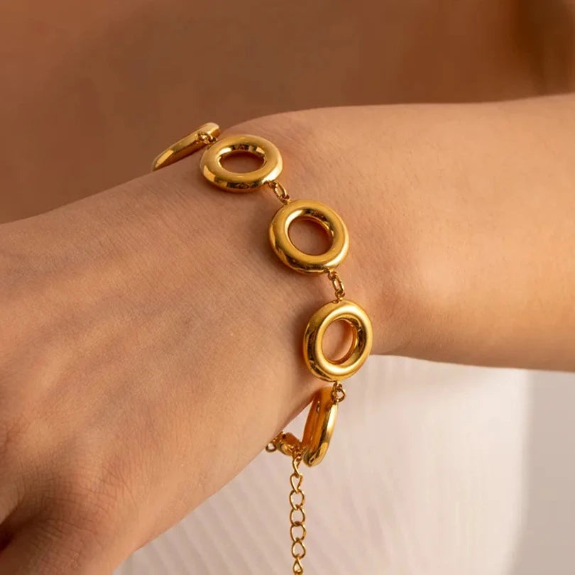 Linked Rings bracelet