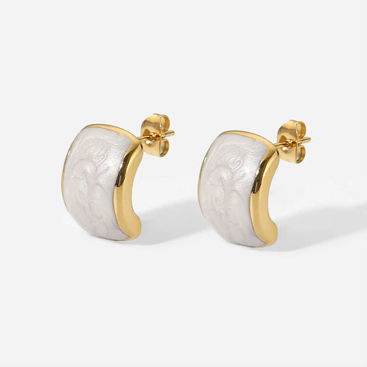 Pearlescent studs
