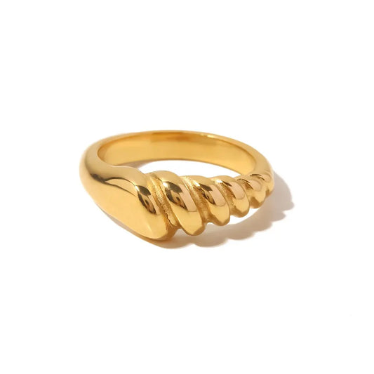 Croissant ring