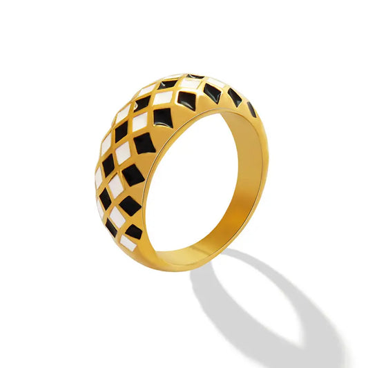 Chequerboard ring