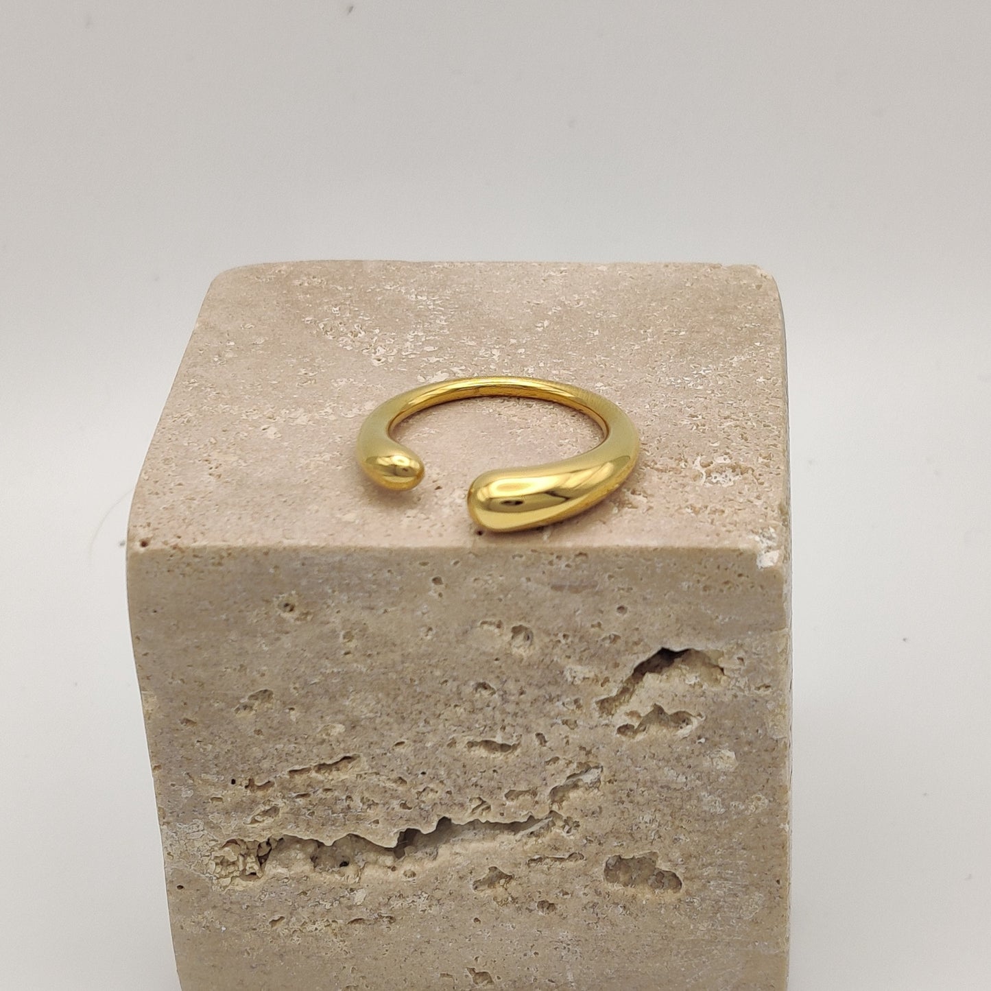 Daphne ring